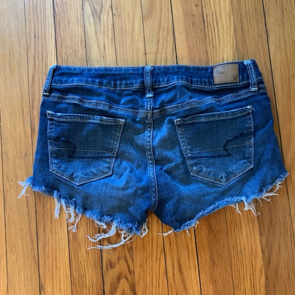 American Eagle Dark Short Shorts Sz 8 Regular - Picture 3 of 3